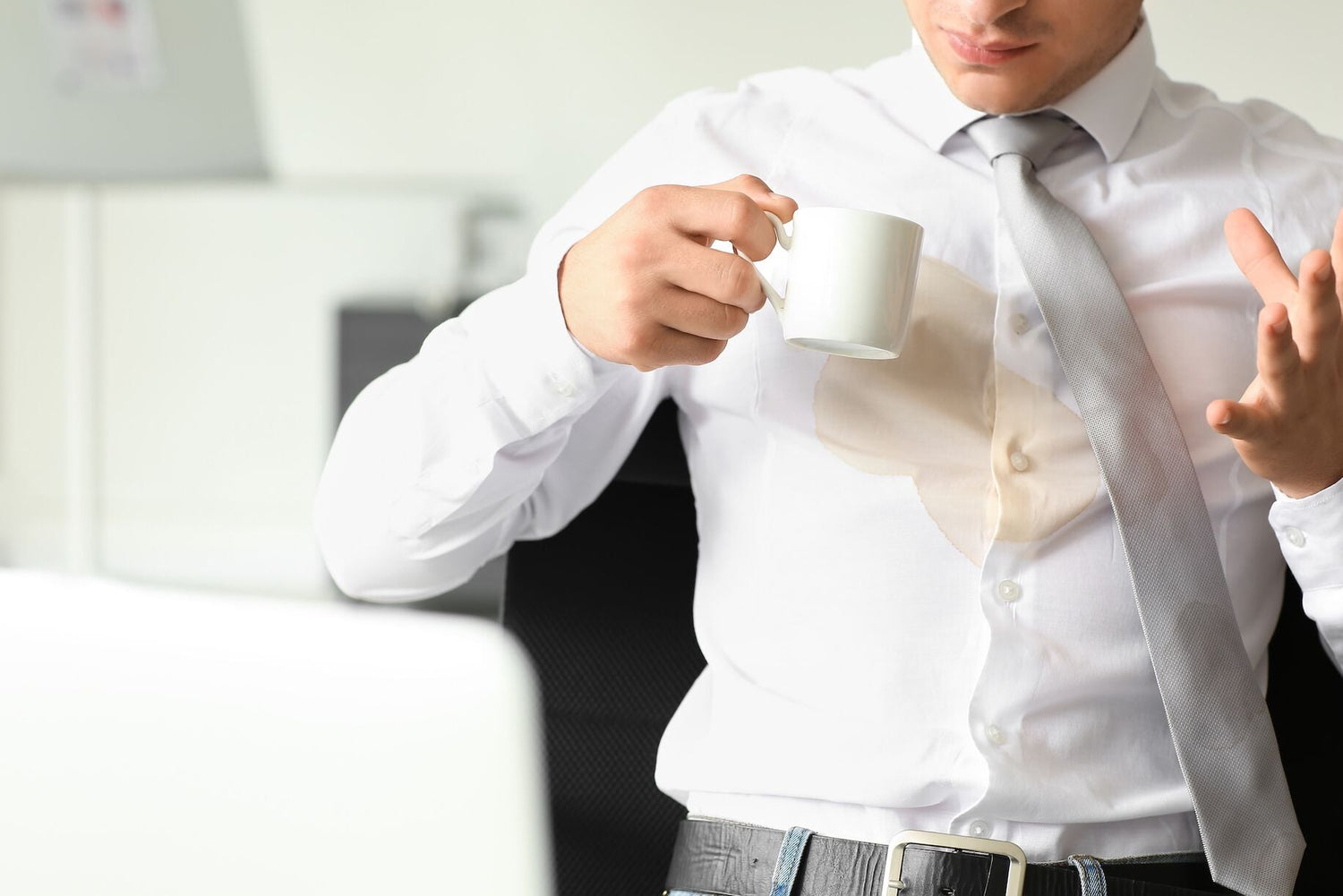 Come togliere le macchie di caffè? I rimedi più efficaci